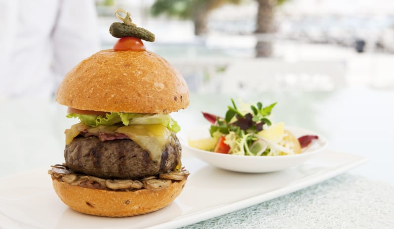 Poolside's beef burger_3942